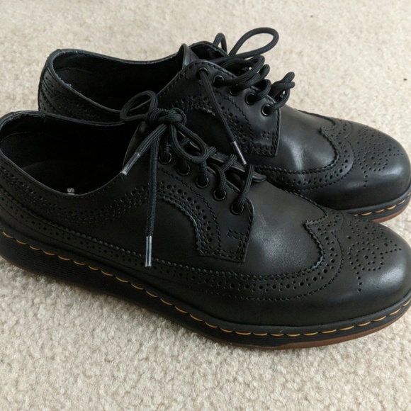 Black Doc Martens Gabe size 9 shoe - Picture 2 of 4